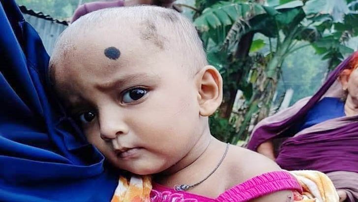 মায়ের মৃত্যু হলেও অলৌকিকভাবে বেঁচে গেল শিশুটি
